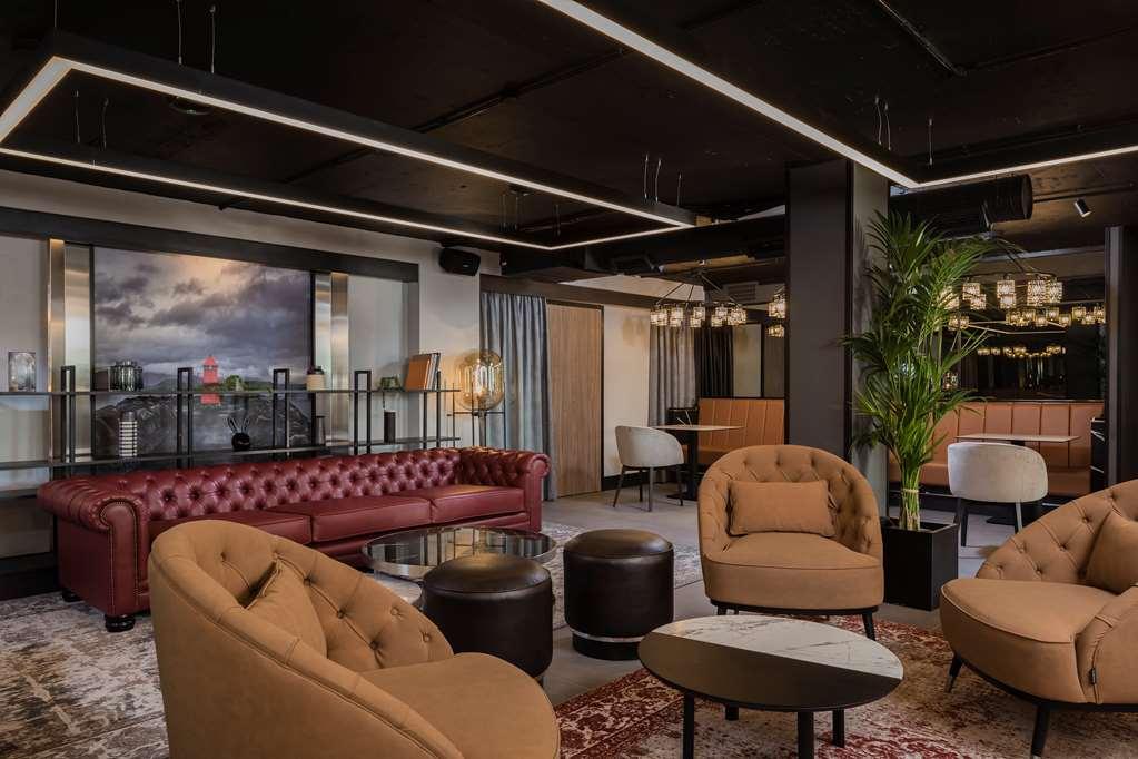 Radisson Red Hotel London Heathrow Ресторант снимка