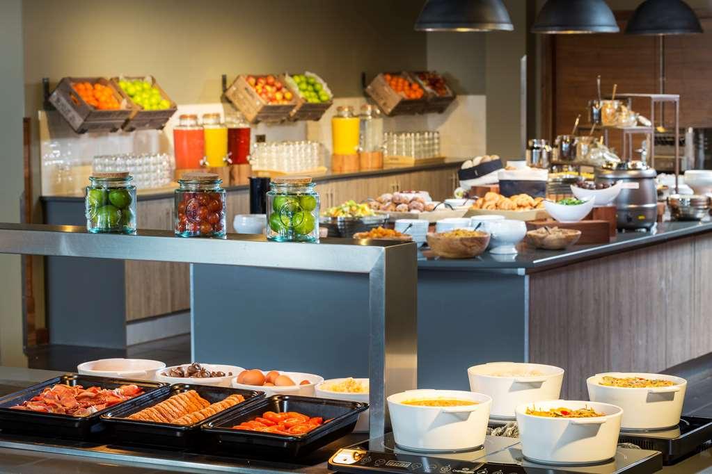 Radisson Red Hotel London Heathrow Екстериор снимка