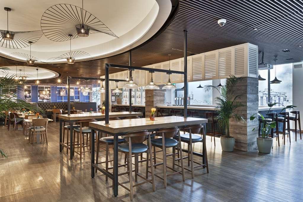 Radisson Red Hotel London Heathrow Ресторант снимка