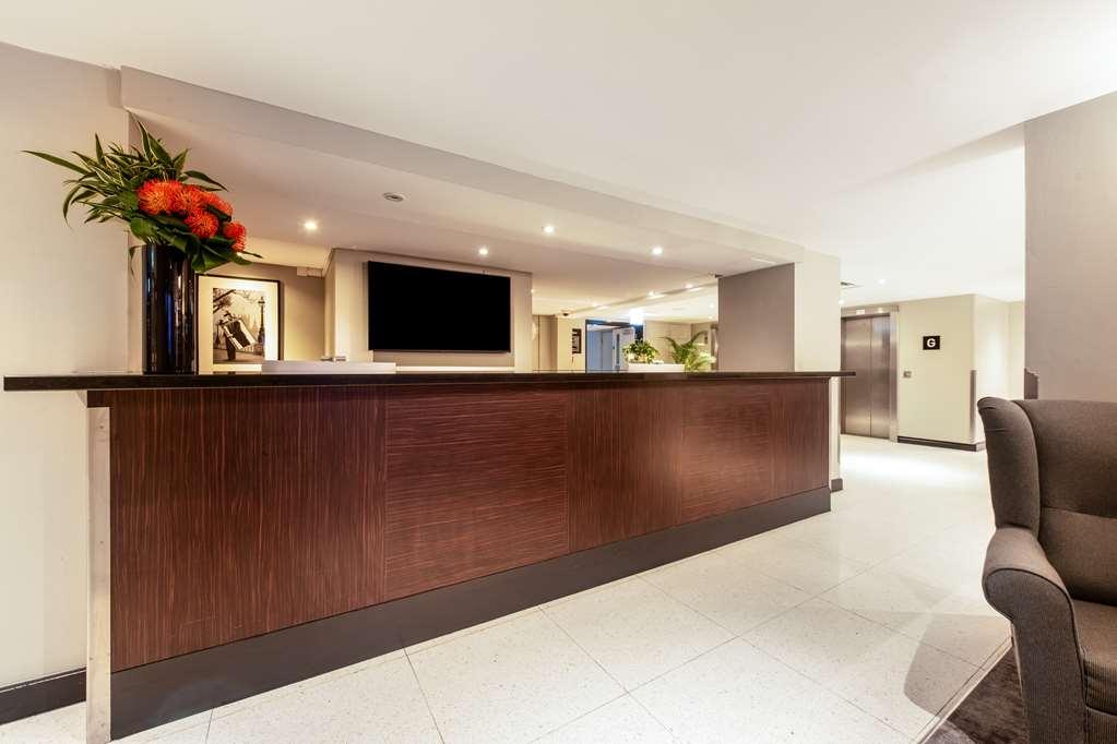 Radisson Red Hotel London Heathrow Съоръжения снимка
